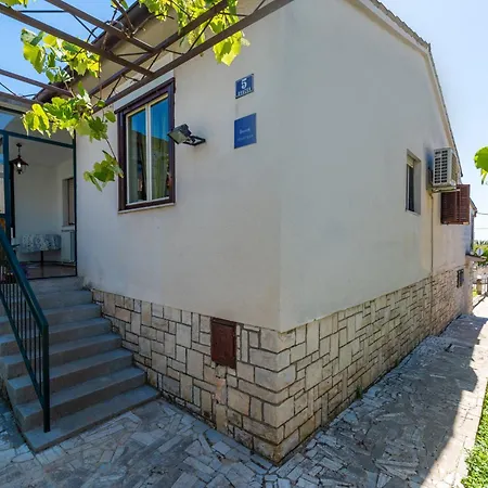 Adria Apartment *
